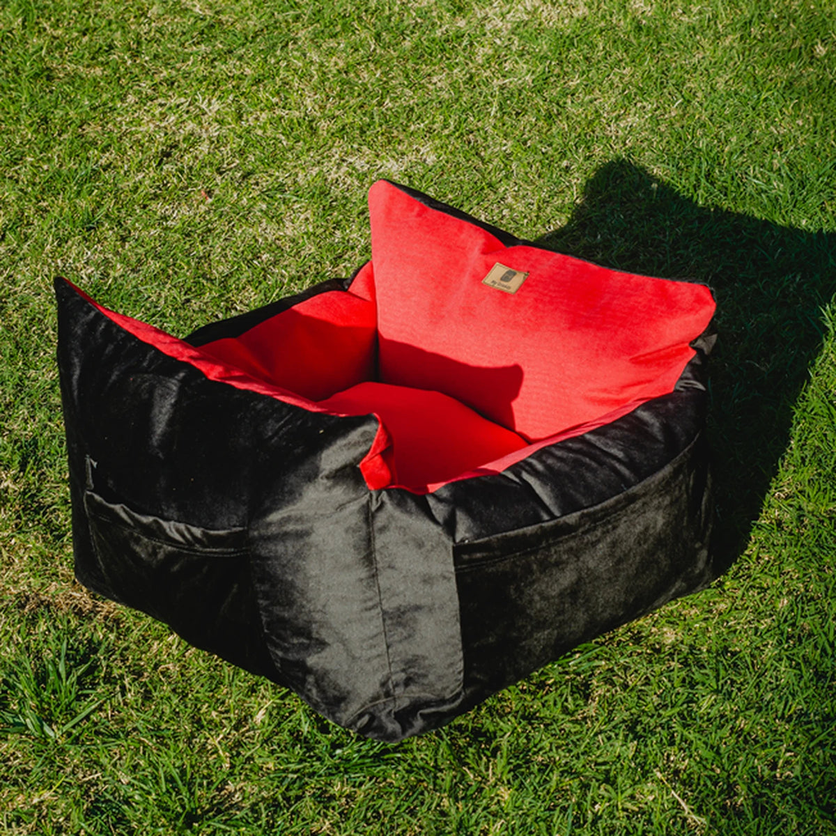 Bolso Transportador 2 en 1 para mascotas Modelo Negro/Rojo
