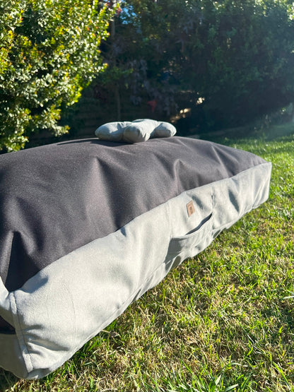 Colchón de mascota Felpa Gris con funda y base impermeable