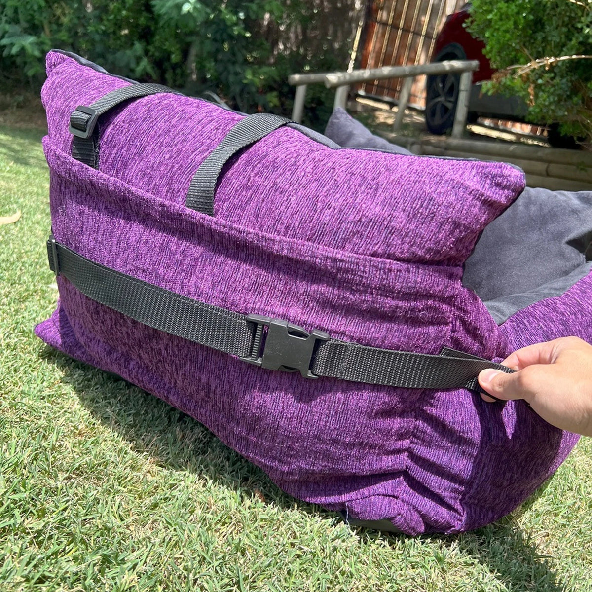 Bolso Transportador 2 en 1 para mascotas Modelo Morado/negro con cierres frontales