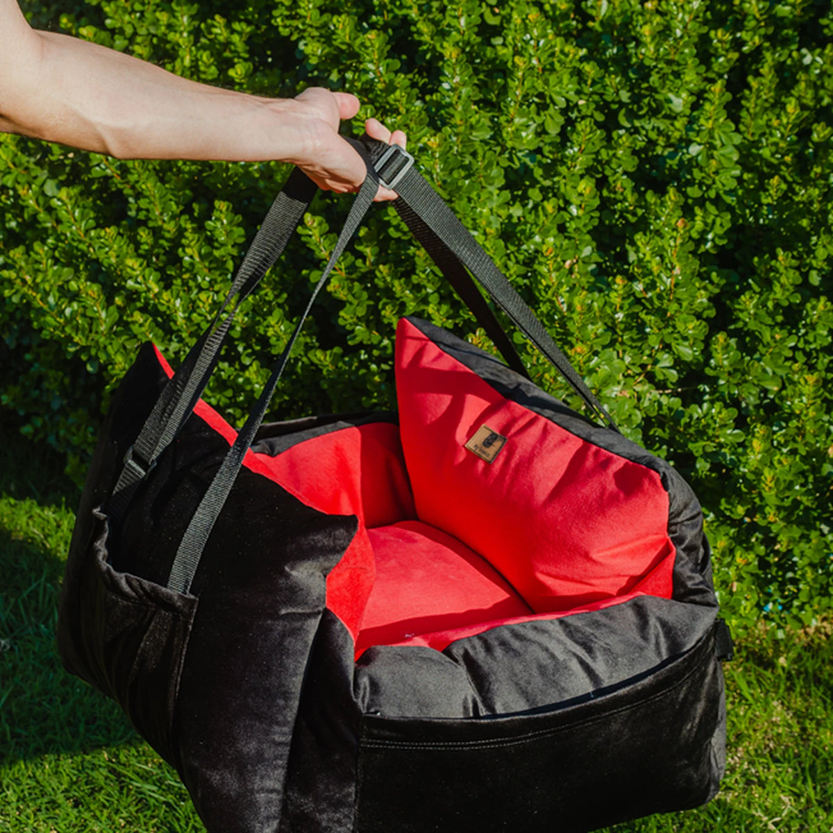 Bolso Transportador 2 en 1 para mascotas Modelo Negro/Rojo