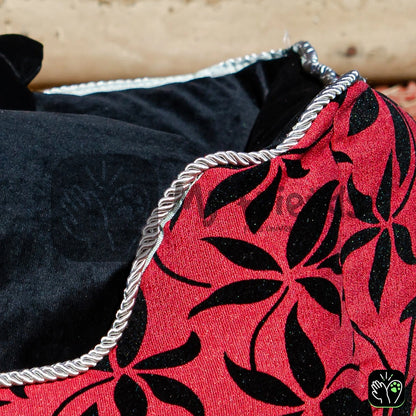Cama de mascota diseño "Flores negro/negro"